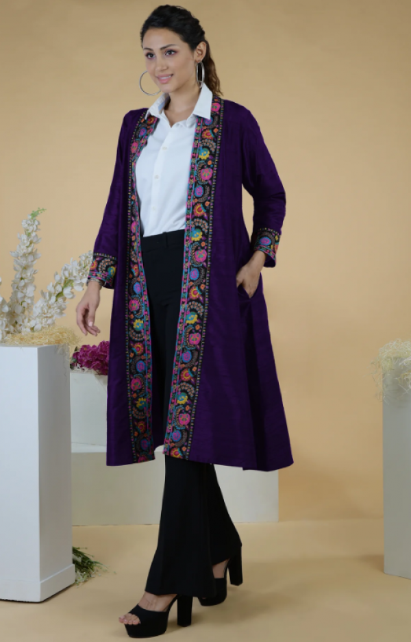 Jaket Kimono dengan Bordiran Tradisional
